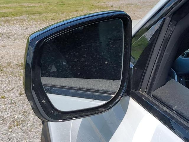 Photo of 2025 Bright White Clearcoat Jeep Grand Cherokee L