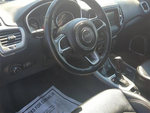 Photo of 2019 Laser Blue Pearlcoat Jeep Compass