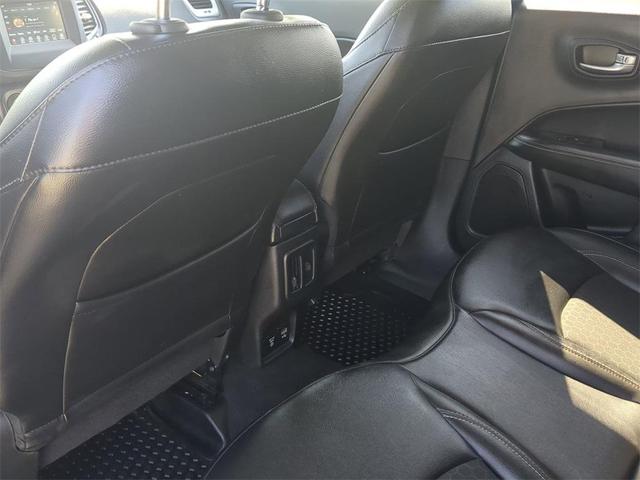 Photo of 2019 Laser Blue Pearlcoat Jeep Compass