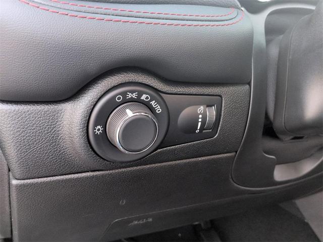 Photo of 2026 DB Black Crystal Clearcoat Dodge Durango