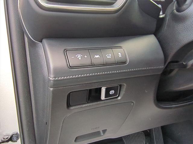 Photo of 2023 Shimmering Silver Pearl Hyundai SANTA FE