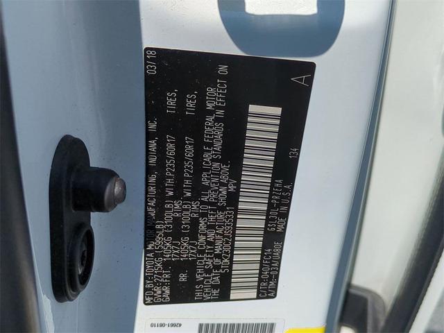Photo of 2018 Super White Toyota Sienna