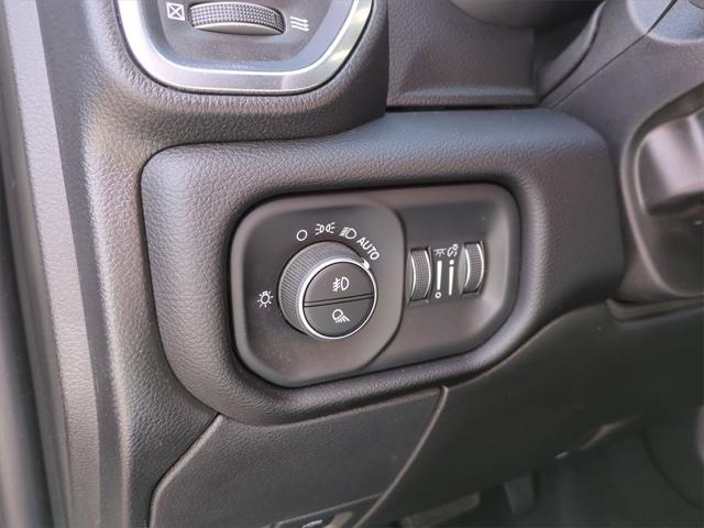 Photo of 2024 Pearl White RAM 2500