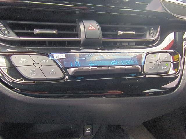 Photo of 2019 Blue Toyota C-HR