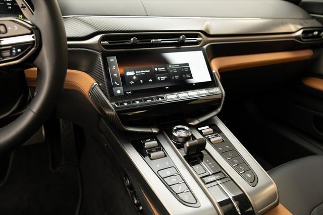 Photo of 2025 Q Iridescent Emerald Aston Martin Vanquish