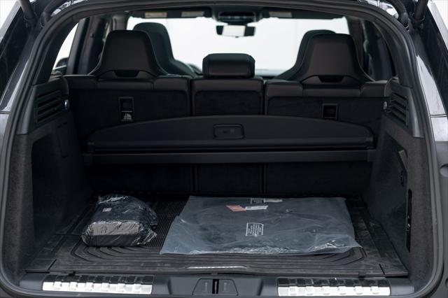 Photo of 2024 Obsidian Black SV Bespoke Ultra Metallic Gloss Land Rover Range Rover Sport