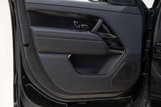 Photo of 2024 Obsidian Black SV Bespoke Ultra Metallic Gloss Land Rover Range Rover Sport