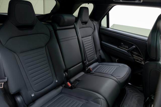 Photo of 2024 Obsidian Black SV Bespoke Ultra Metallic Gloss Land Rover Range Rover Sport