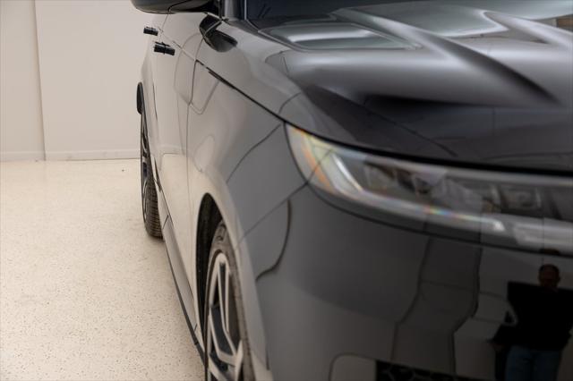 Photo of 2024 Obsidian Black SV Bespoke Ultra Metallic Gloss Land Rover Range Rover Sport