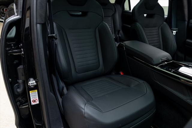 Photo of 2024 Obsidian Black SV Bespoke Ultra Metallic Gloss Land Rover Range Rover Sport