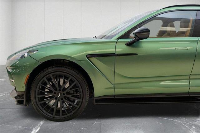 Photo of 2025 GREEN Aston Martin DBX