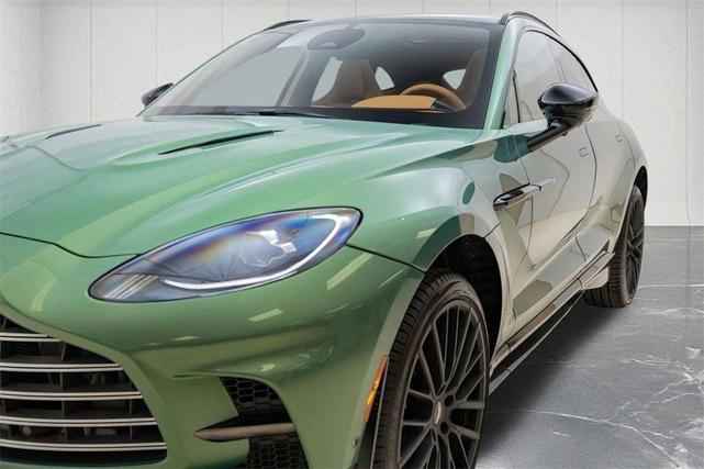 Photo of 2025 GREEN Aston Martin DBX