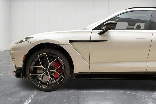 Photo of 2025 White Aston Martin DBX