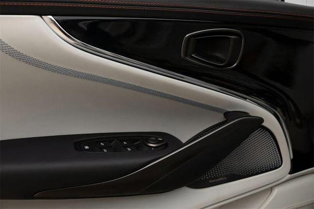 Photo of 2025 White Aston Martin DBX