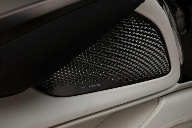 Photo of 2025 White Aston Martin DBX