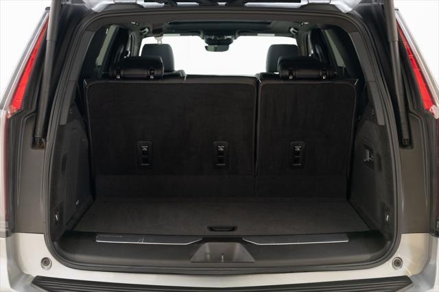 Photo of 2024 Argent Silver Metallic Cadillac Escalade