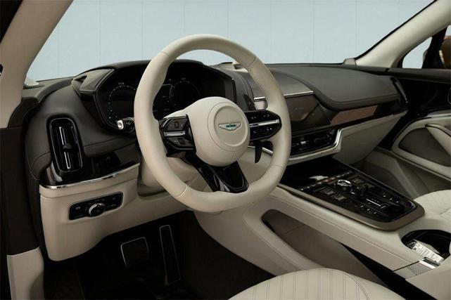 Photo of 2025 GREY Aston Martin DBX