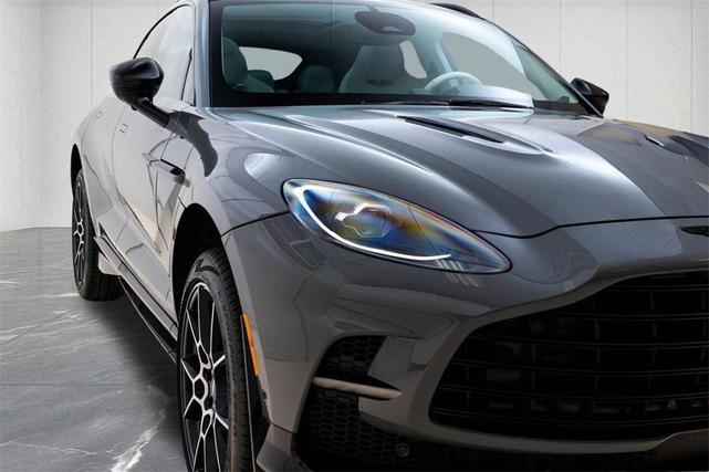 Photo of 2025 GREY Aston Martin DBX