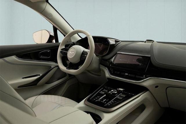 Photo of 2025 GREY Aston Martin DBX