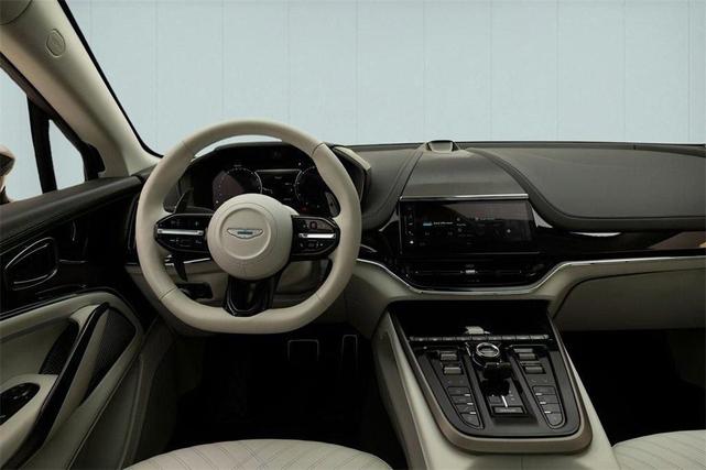 Photo of 2025 GREY Aston Martin DBX