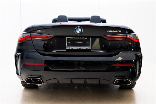 Photo of 2023 Black Sapphire Metallic BMW M440