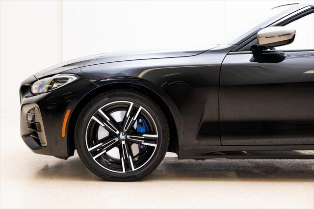 Photo of 2023 Black Sapphire Metallic BMW M440