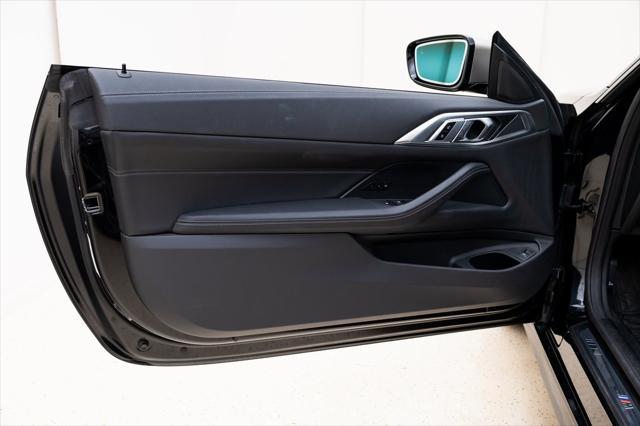 Photo of 2023 Black Sapphire Metallic BMW M440