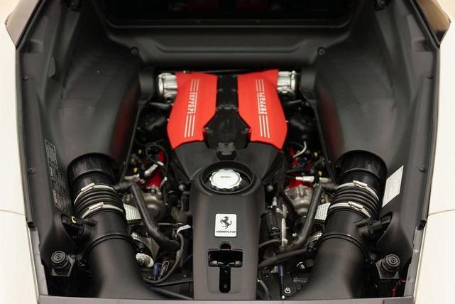 Photo of 2018 Bianco Avus Ferrari 488 GTB