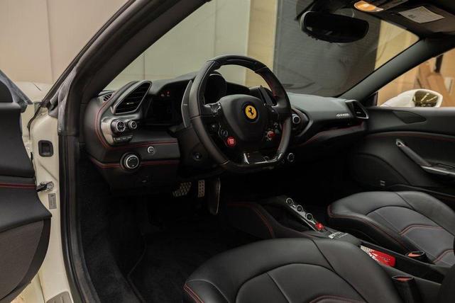 Photo of 2018 Bianco Avus Ferrari 488 GTB