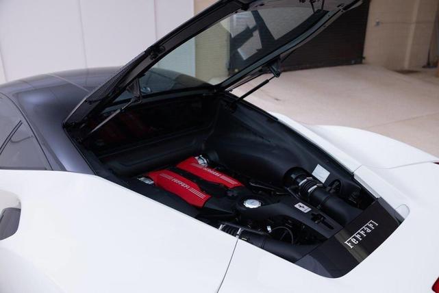 Photo of 2018 Bianco Avus Ferrari 488 GTB