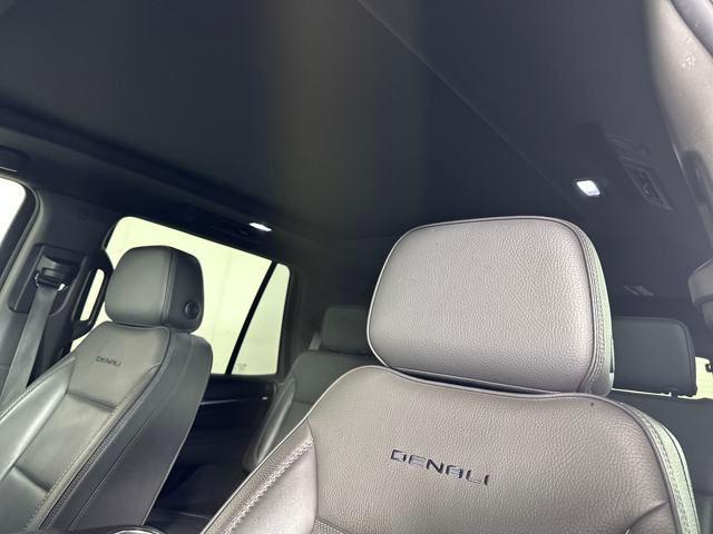 Photo of 2021 Summit White GMC Yukon