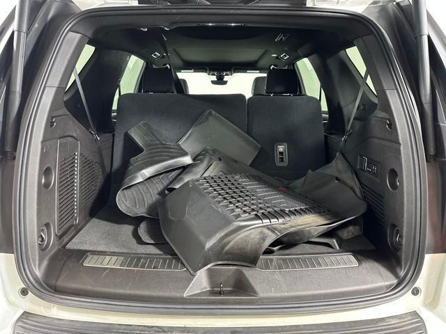 Photo of 2021 Summit White GMC Yukon