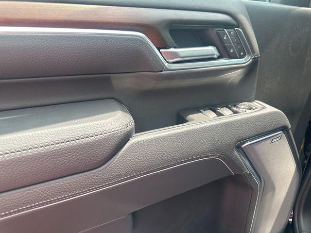 Photo of 2025 Onyx Black GMC Sierra 2500