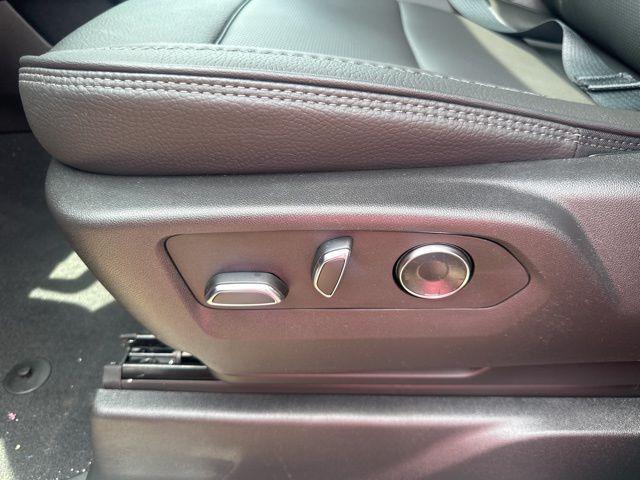 Photo of 2025 Onyx Black GMC Sierra 2500
