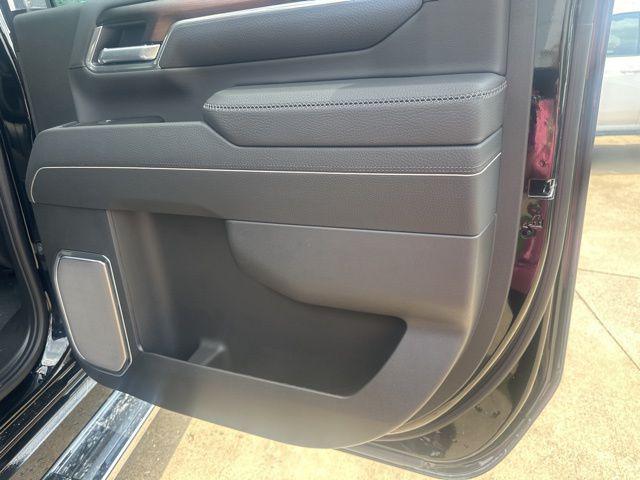Photo of 2025 Onyx Black GMC Sierra 2500