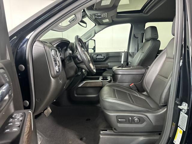 Photo of 2022 Onyx Black GMC Sierra 2500