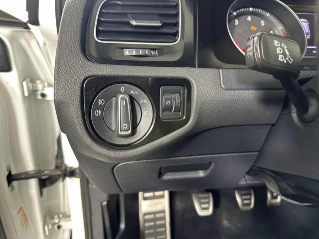 Photo of 2015 Pure White Volkswagen Golf GTI