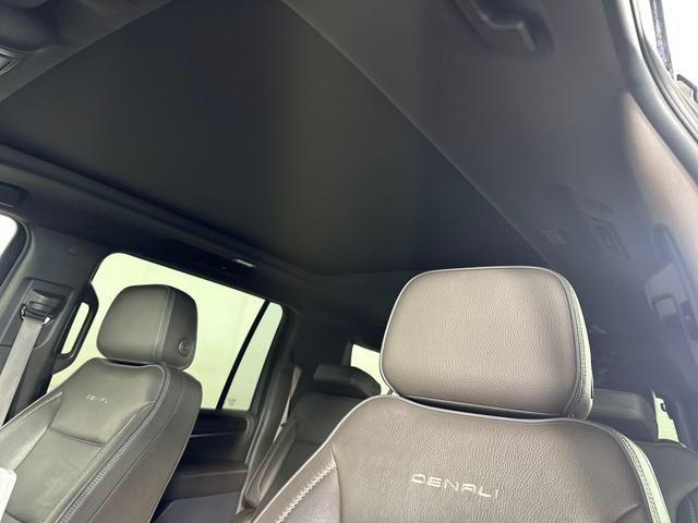 Photo of 2021 Onyx Black GMC Yukon XL