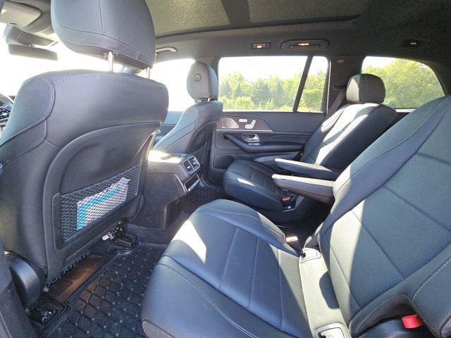 Photo of 2022 White Mercedes-Benz GLS 450