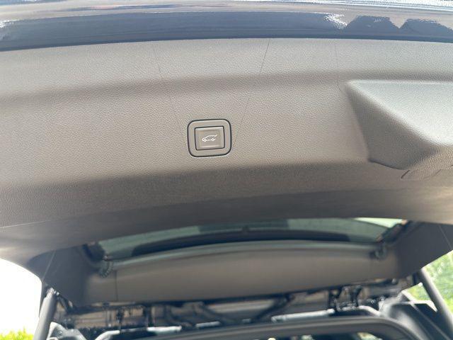 Photo of 2025 Onyx Black GMC Yukon