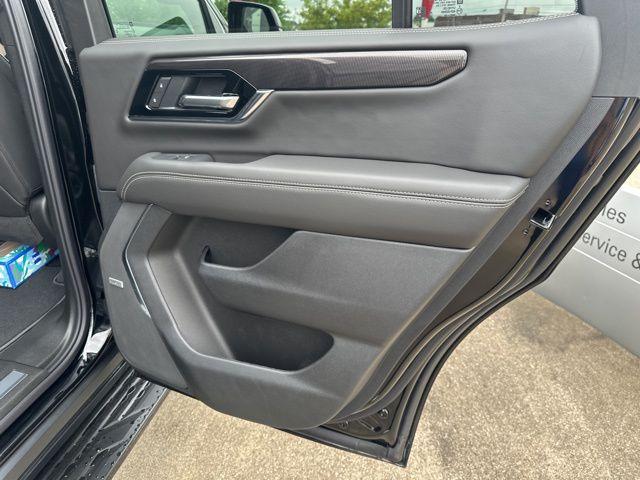 Photo of 2025 Onyx Black GMC Yukon