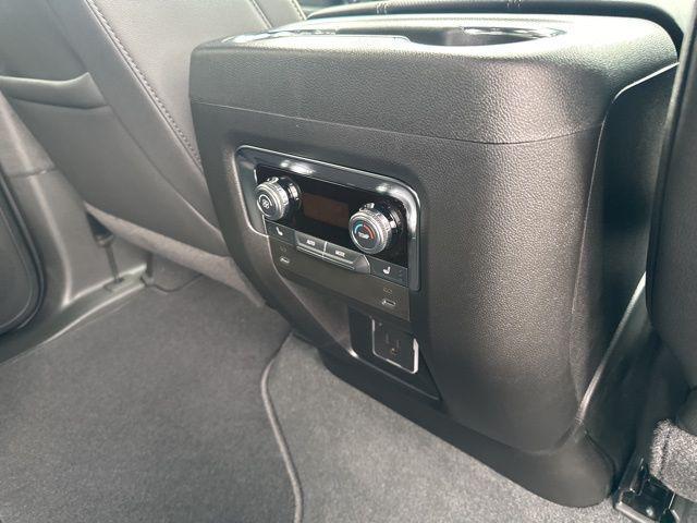 Photo of 2025 Onyx Black GMC Yukon