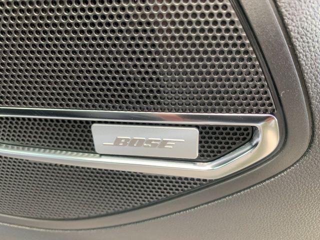 Photo of 2025 Iridescent White Tricoat Buick Envision