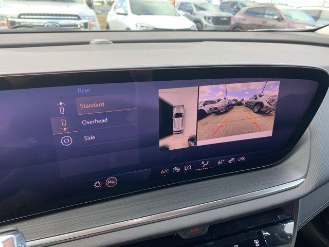 Photo of 2025 Iridescent White Tricoat Buick Envision