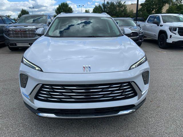 Photo of 2025 Iridescent White Tricoat Buick Envision