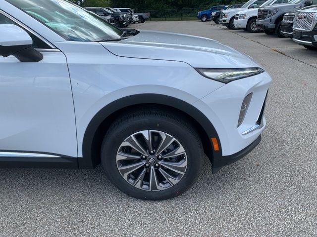 Photo of 2025 Iridescent White Tricoat Buick Envision
