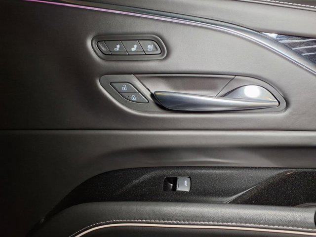 Photo of 2023 Crystal White Tricoat Cadillac Escalade