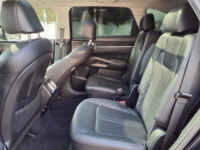 Photo of 2021 Ebony Black Kia Sorento