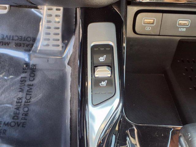 Photo of 2021 Ebony Black Kia Sorento
