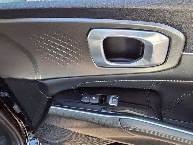 Photo of 2021 Ebony Black Kia Sorento